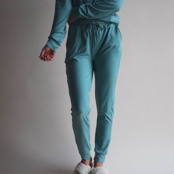 Sage Soft Green Lounge Set NWT - Picture 4 of 6